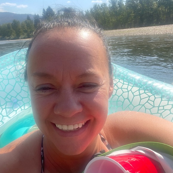 Meet your Posher, Gayle - Picture 5 of 5